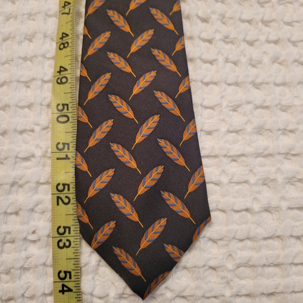 Hermes Authentic Elegant Black and Orange Feather Pattern Tie - Picture 11 of 12